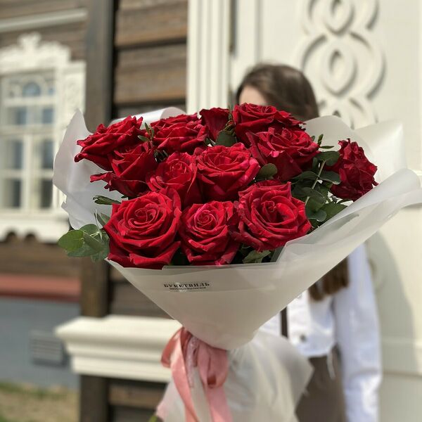 Букет из малиновых роз