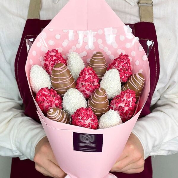 Букет из клубники, клубника в шоколаде, клубничный букет, съедобный букет, сладкий букет Счастливый день