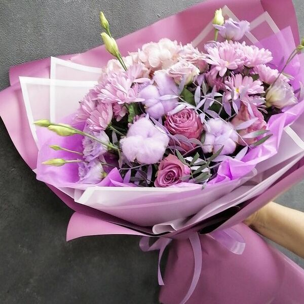 Нежный букет с гортензией, эустомой и хлопком