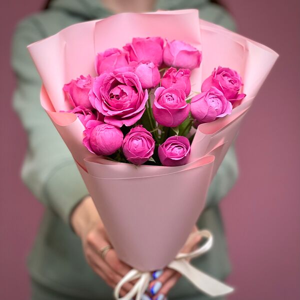 Букет из 5 малиновых кустовых пионовидных роз