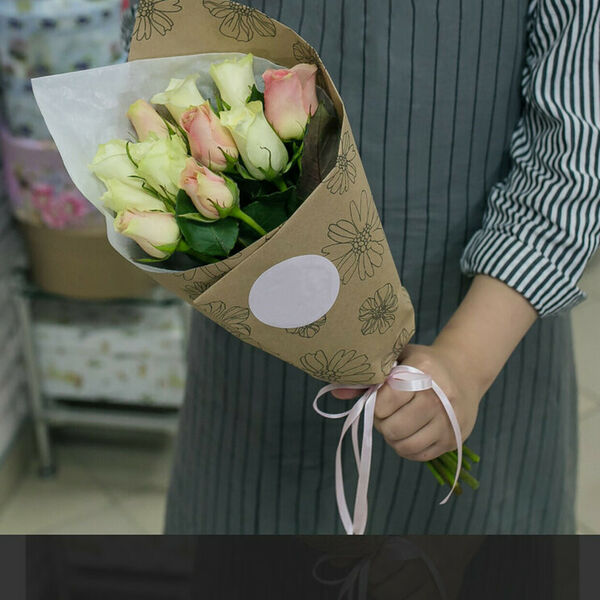 Комплимент из 11 роз