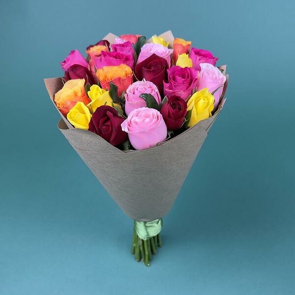 Букет цветов из 25 роз микс Кения 40см