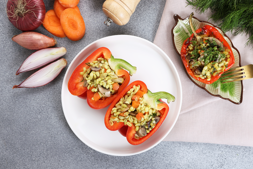 

Перец фаршированный перловой крупой и овощами ЛЕНТА FRESH СП кулинарный полуфабрикат вес