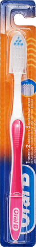 

Зубная щетка Oral-B Тройной эффект (3-Effect) средней жесткости 1 шт. цвет в ассортименте