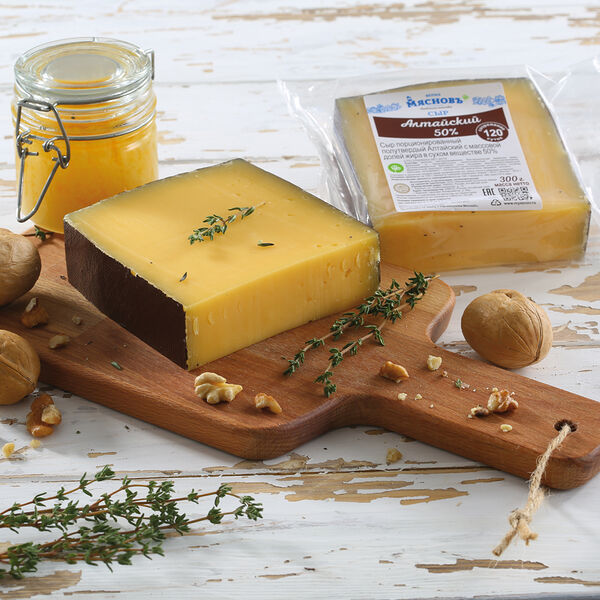 Сыр Алтайский полутвердый 50% МясновЪ Ферма созревание 120 суток