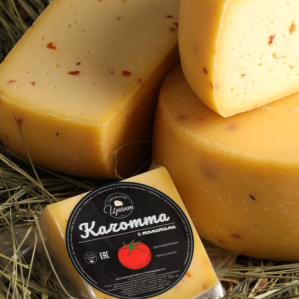 Качотта с вяленым томатом