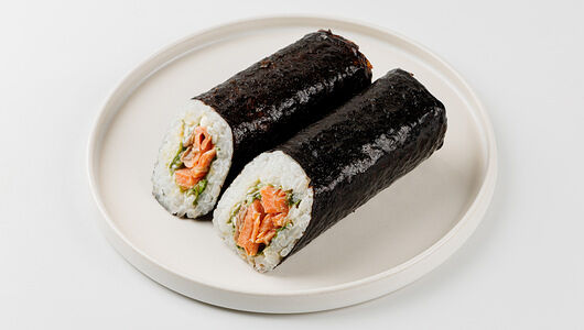 Стрит-ролл с филе форели 