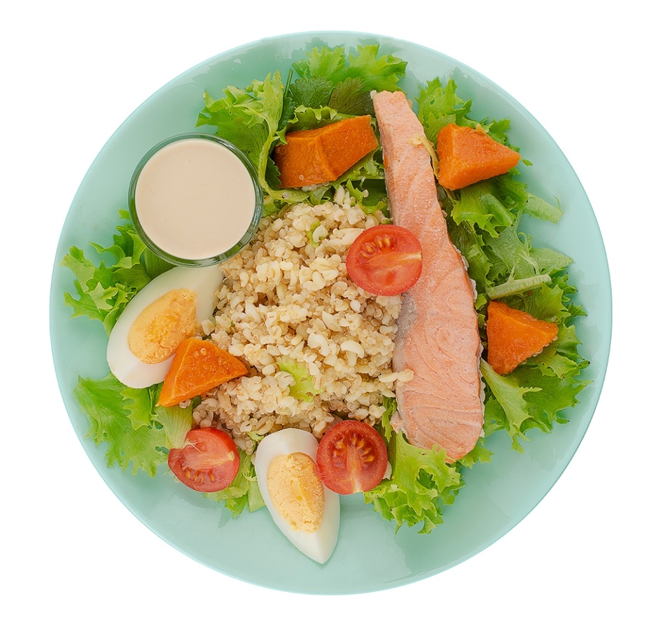 

Салат с филе форели, запеченным бататом и киноа в имбирной заправке Уже Готово 210г