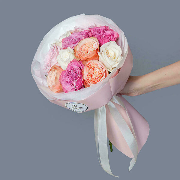 Монобукет 11 Роз микс в упаковке с тишью Ирис