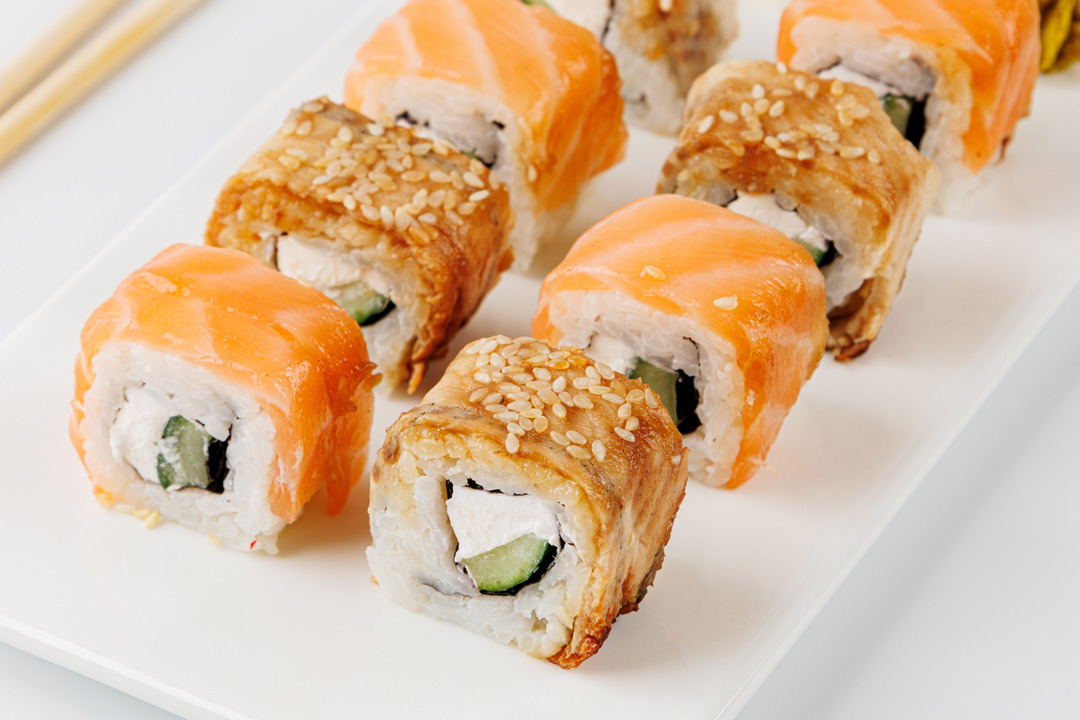 

Роллы Филадельфия с филе семги и речного угря 225 г