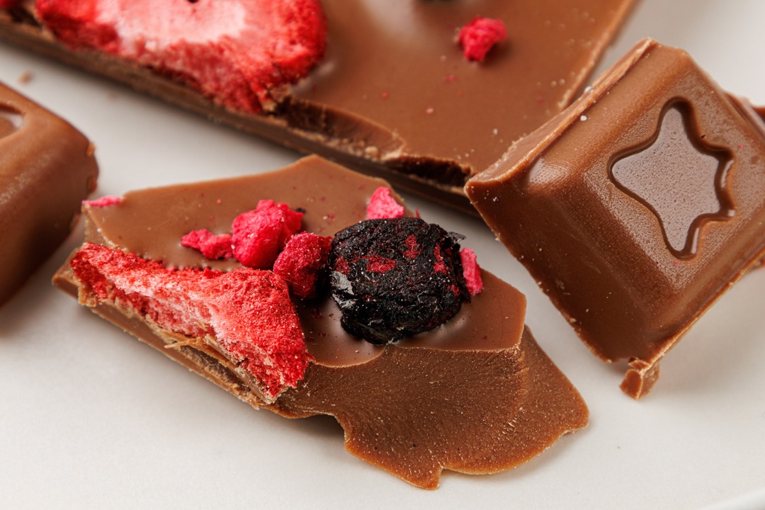 

Шоколад молочный Крафтовый микс - клубника, малина, черника 70 г