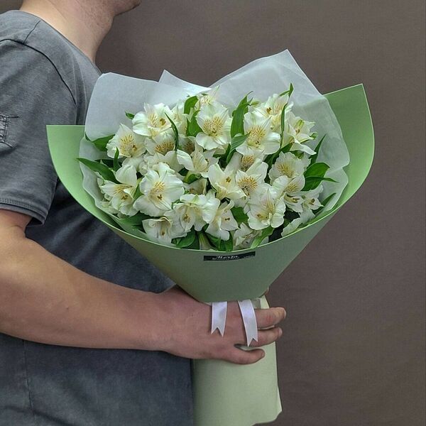 Букет из альстромерий 