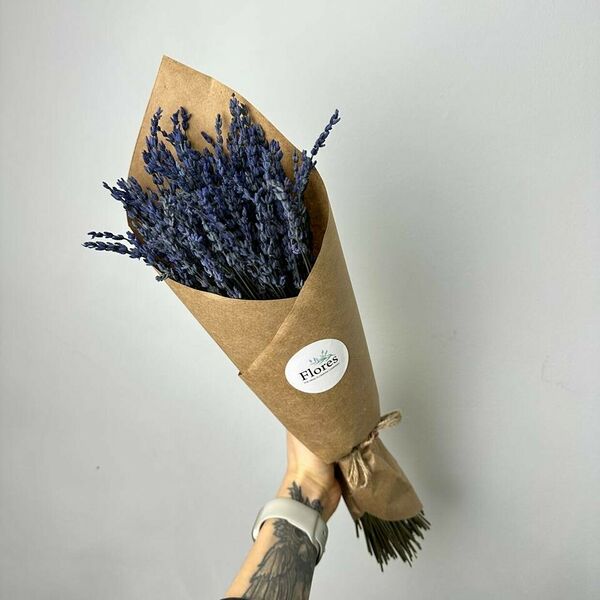 Яркая лаванда в крафте