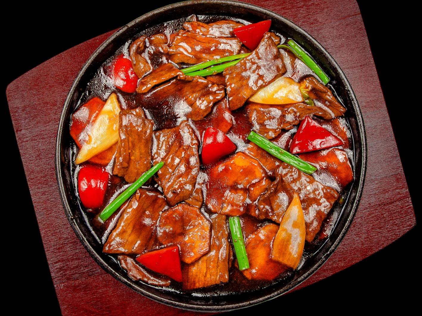 Говядина с картофелем и овощами
