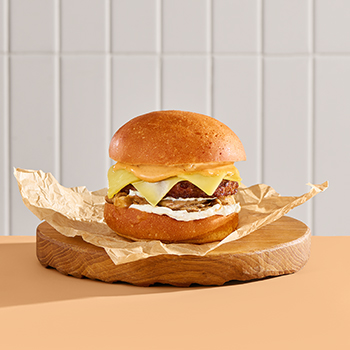 

Бургер Азбука Вкуса из мраморной говядины с грибами и трюфельной рикоттой 260 г