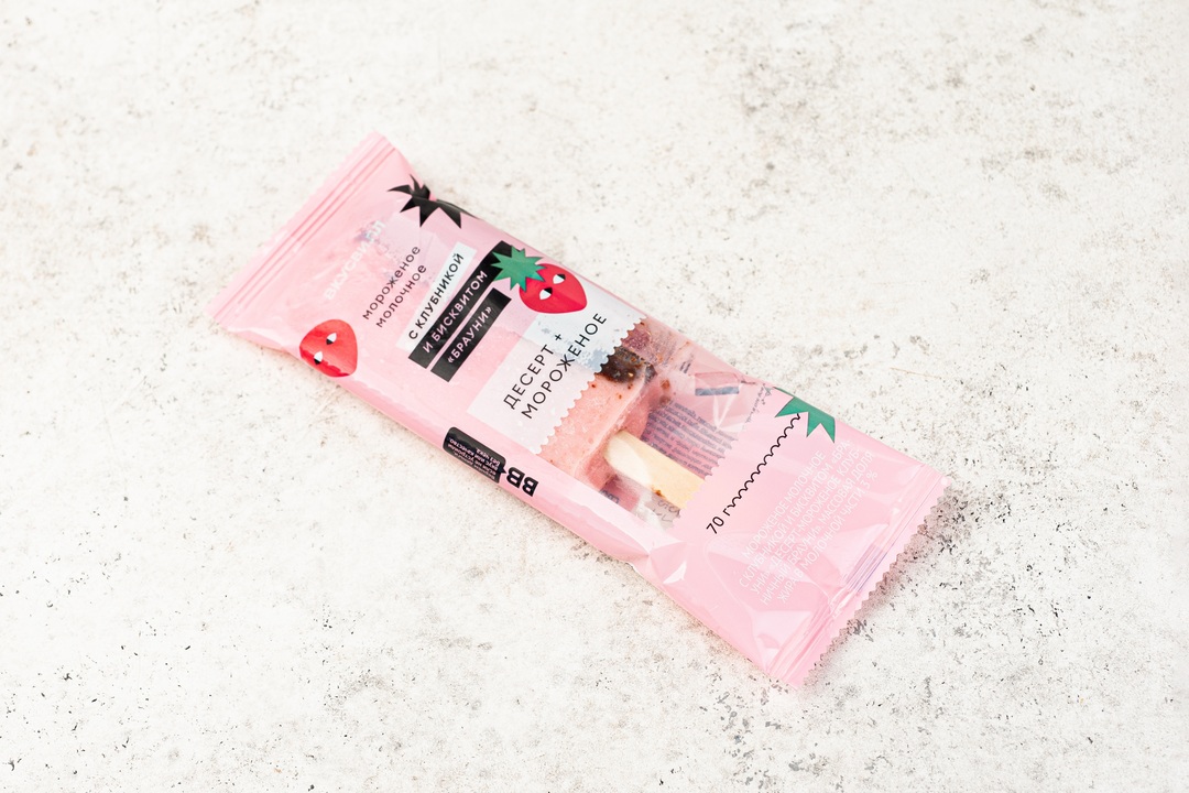 

Мороженое молочное Вкусвилл с клубникой и бисквитом Брауни 70 г