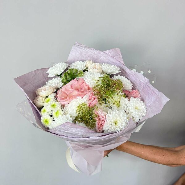 Авторский букет с хризантемами 0344