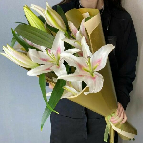 Букет лилий