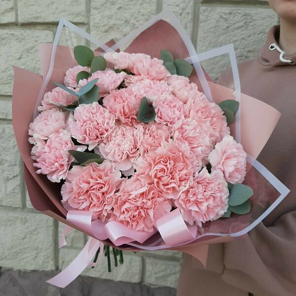 Букет диантусов с эвкалиптом 