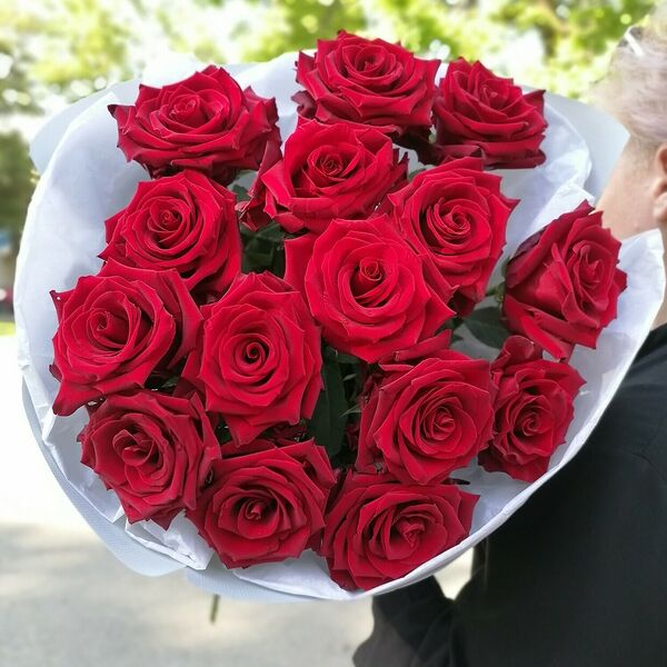 Букет красных роз