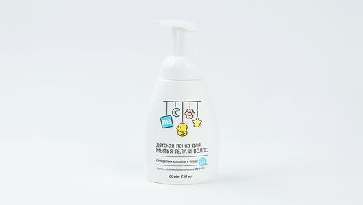 Пенка детская для мытья тела и волос