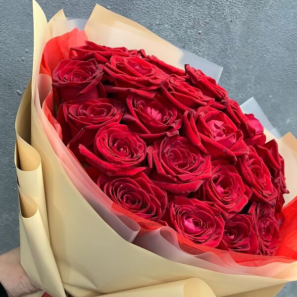 25 красных роз