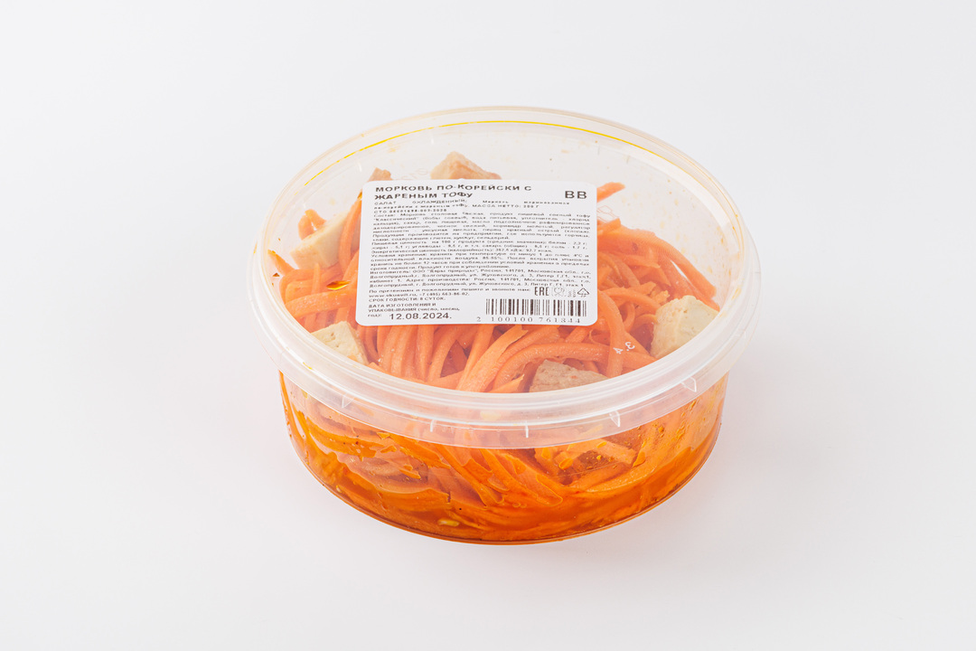 

Морковь по-корейски с жареным тофу