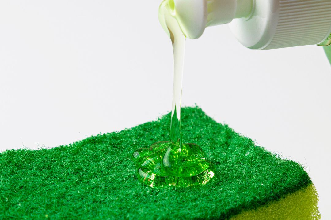 

Бальзам для мытья посуды `MAMA ULTIMATE` с ароматом зеленого чая 560 мл