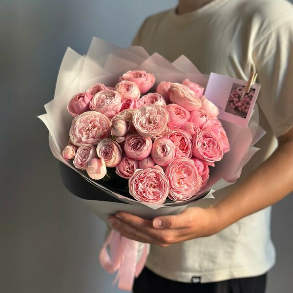 Монобукет из пионовидной кустовой розы «‎Сильва»