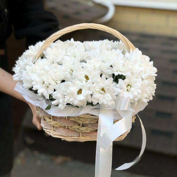 Корзинка с ромашками