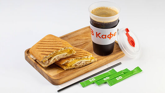 Комбо американо 0.4 л и чиабатта с курицей, моцареллой и омлетом, кафе