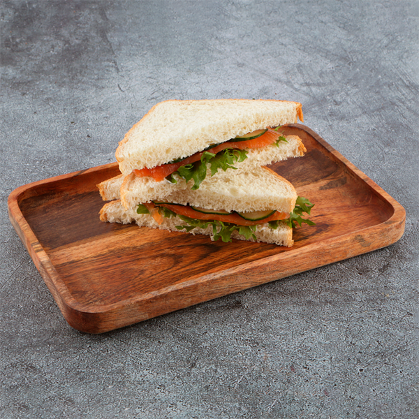 Сэндвич с лососем слабосоленым