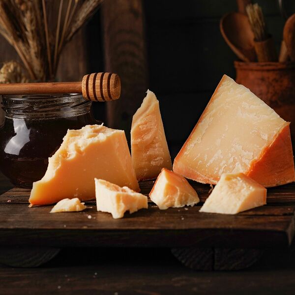 Сыр Фонтина Козий (Воронцов) на развес