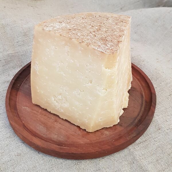 Сыр Чеддер винтажный выдержка 24 мес