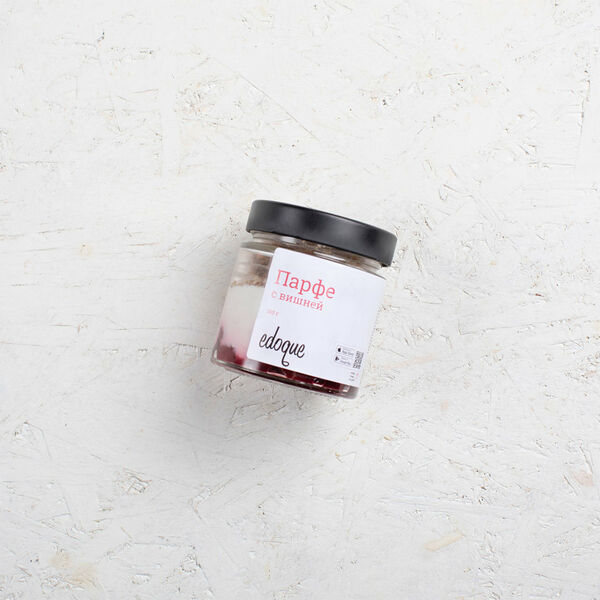 Парфе с вишней и гранолой