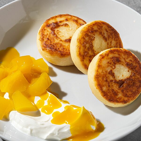 Сырники с манговой сметаной