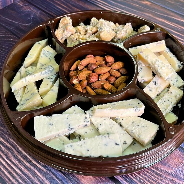 Сырная тарелка: голубая пикантность