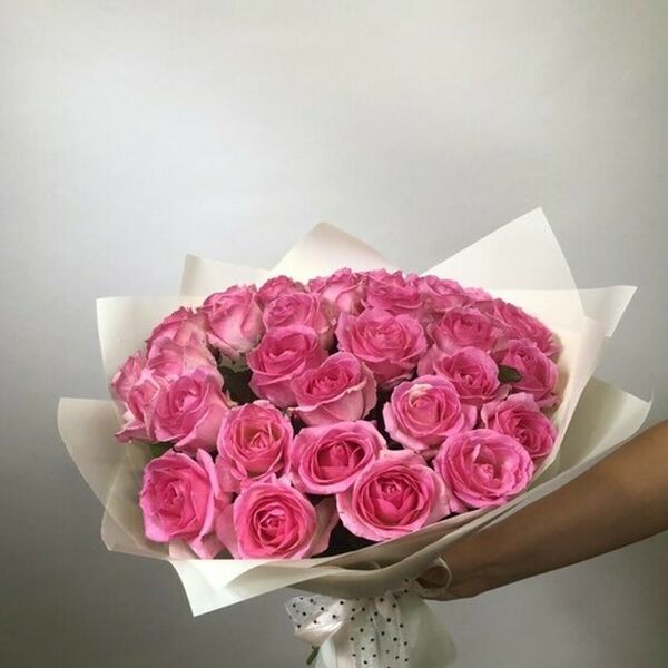 Букет из 31 розы 60 см с оформлением