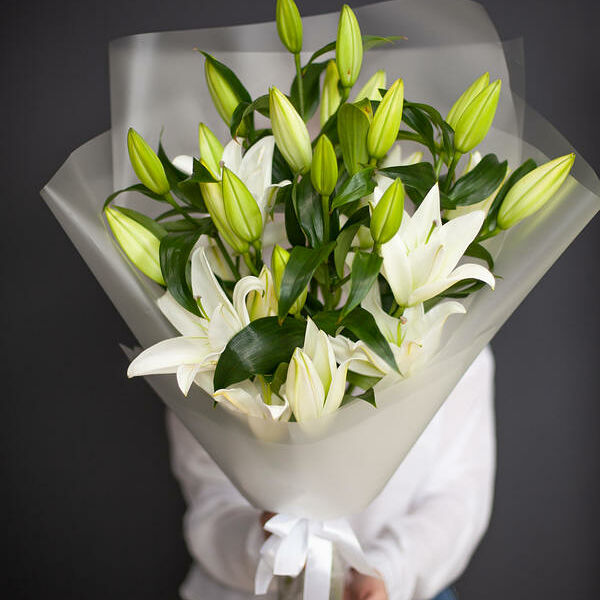 Букет цветов из лилии
