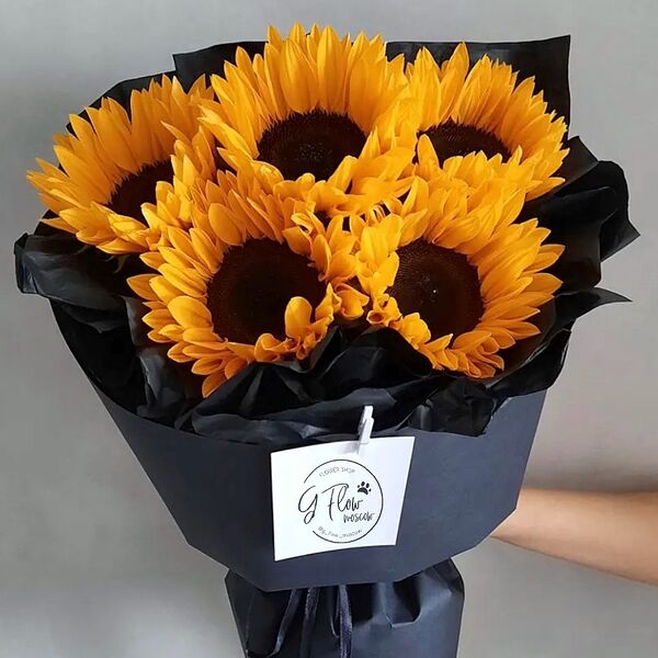 Букет из подсолнухов