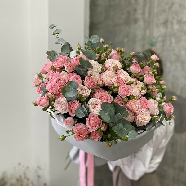 Букет гигант из пионовидных роз