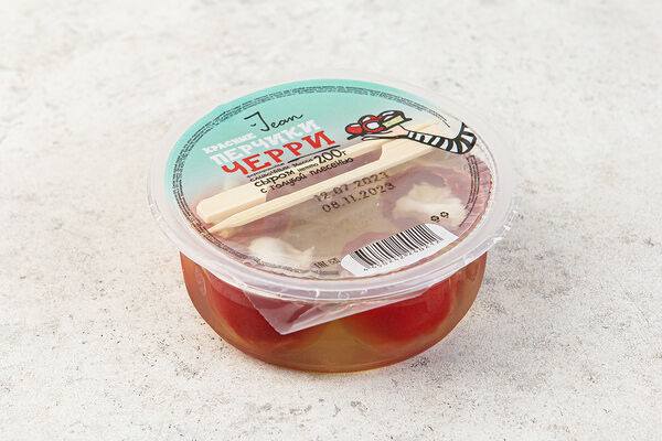 Перчики черри красные фаршированные сливочным сыром с голубой плесенью