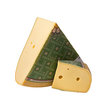 Сыр полутвёрдый Margot Fromages Вайзенкейзе 50%