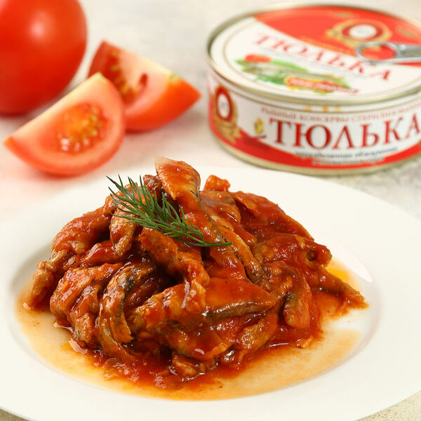 Тюлька неразделанная обжаренная в томатном соусе ж/б