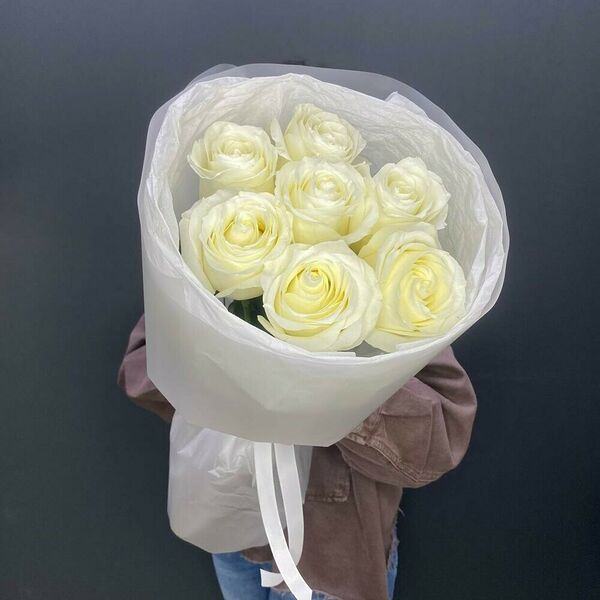 Букет из 7 белых роз