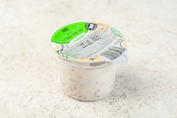 Десерт на кокосовой основе с семенами чиа