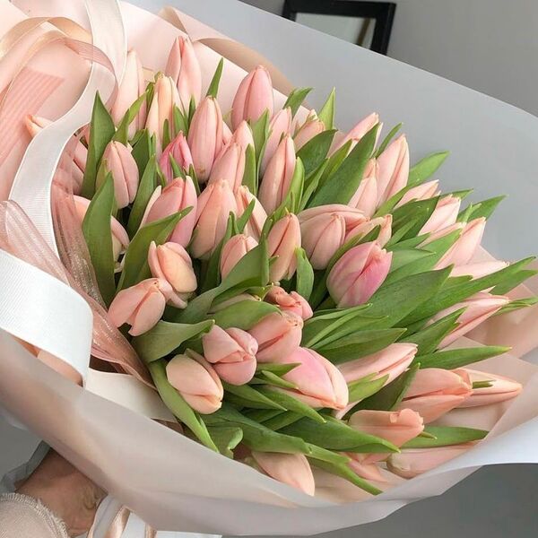 Букет из нежно розовых тюльпанов