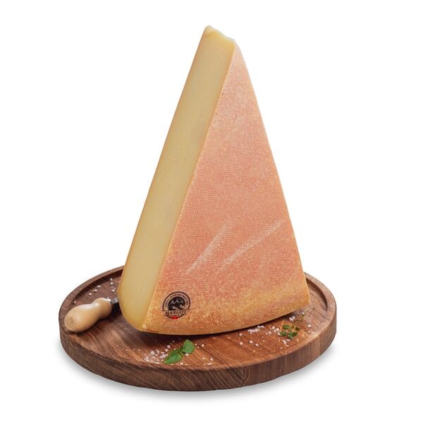 Сыр твердый Деревенский Горный 49% Margot Fromages Россия БЗМЖ