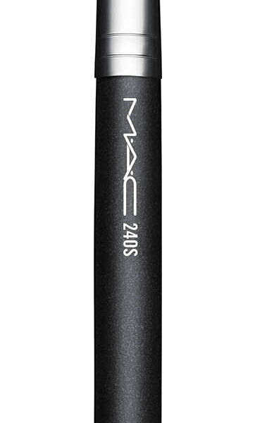 MAC Synthetic Brush Кисть для нанесения теней с мягким ворсом большая, 240S