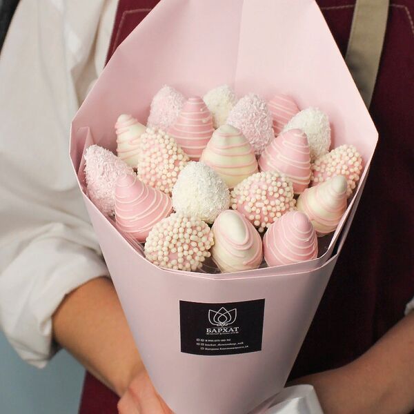 Букет с клубникой в шоколаде Розовое облако